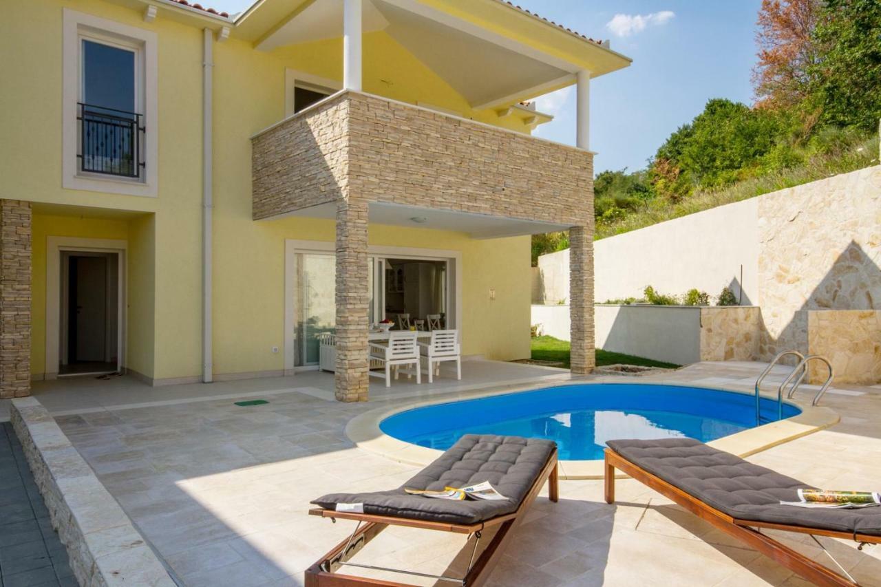 Villa House Sunny Rock Baska Exterior foto